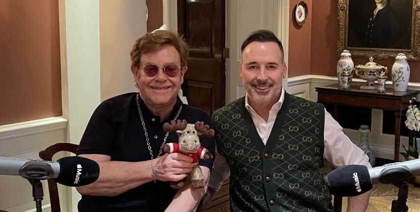 Elton Con 10 milyon dollar dəyərində şəxsi əşyalarını hərraca çıxaracaq 