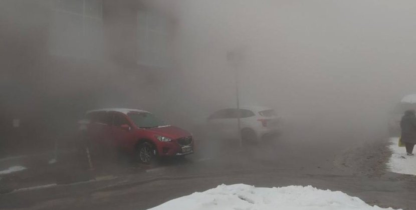 Boru partladı, bütün şəhəri qaynar su bürüdü - Yanıq xəsarəti alanlar var