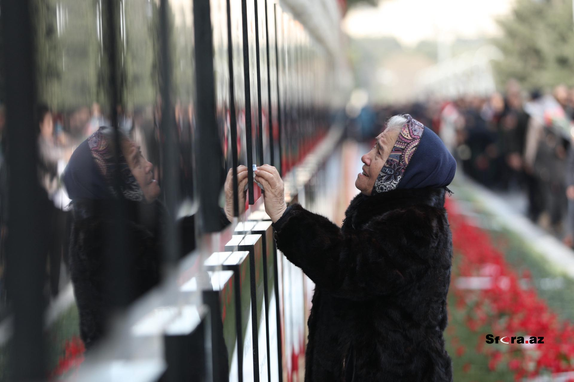 Şəhidlər xiyabanı BU GÜN... - Sfera.az-ın FOTOREPORTAJI