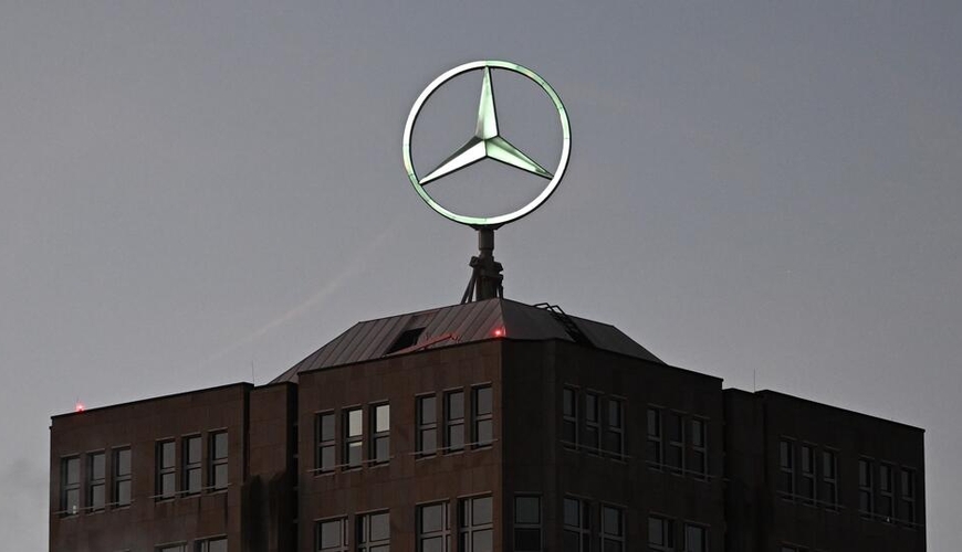 “Mercedes-Benz” Almaniyadakı bütün salonlarını SATIR