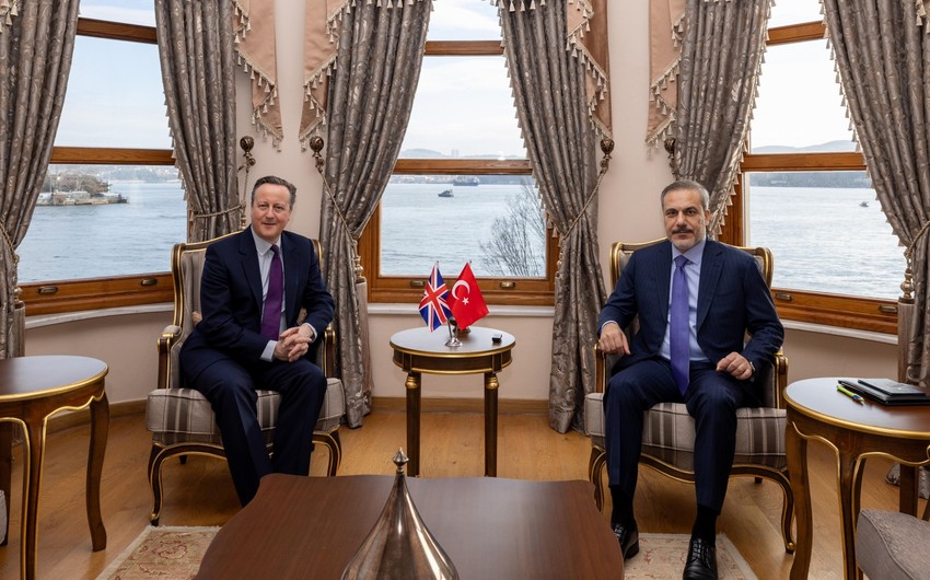 İstanbulda Türkiyə və Britaniya XİN başçılarının görüşü oldu