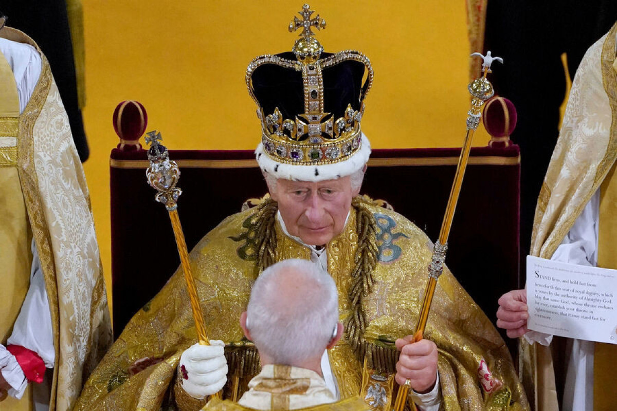 Böyük Britaniya kralı xəstəxanaya yerləşdirildi