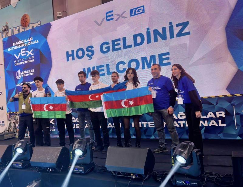 Məktəblilərimiz Beynəlxalq “VEX Robotics Türkiye Open” yarışında uğur qazandılar