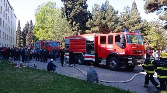 Gəncədə evdə yanğın: 5 yanğınsöndürən maşın cəlb olundu