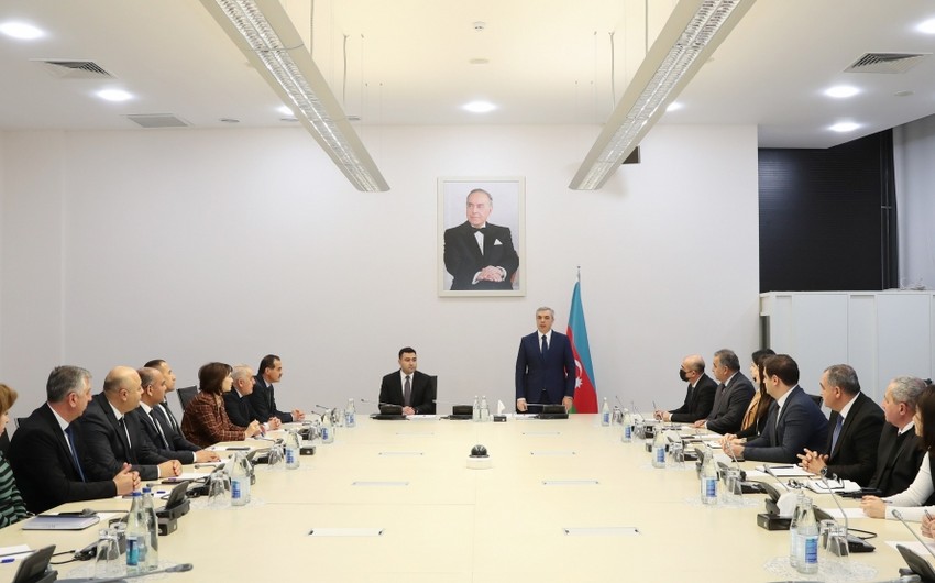 Xanlar Ağalarov kollektivə təqdim olundu - FOTO
