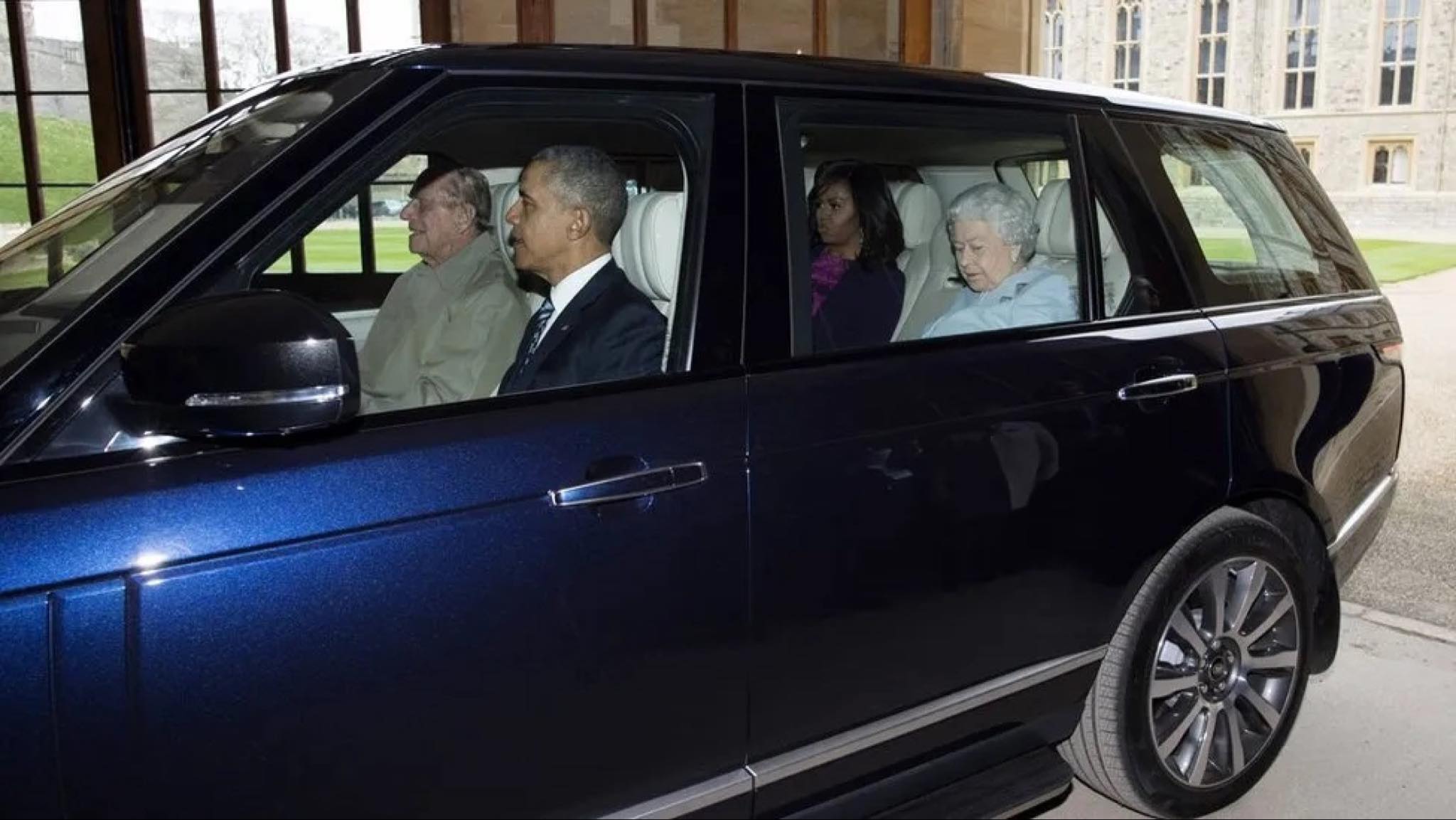 Maraqlı tarixə malik Kraliça Elizabetin eksklüziv “Range Rover”i satışa çıxarıldı - FOTO