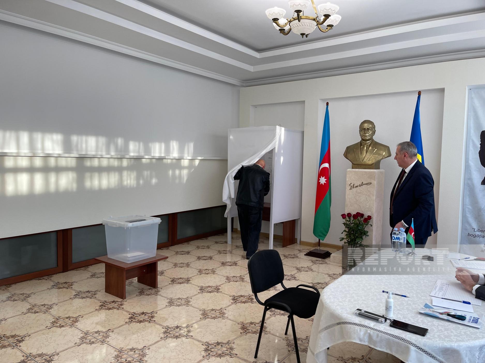 Moldovada səsvermə BAŞLADI - FOTO