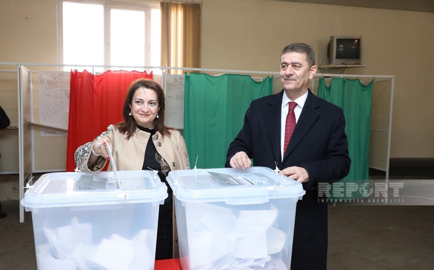 Prezidentliyə namizəd Elşad Musayev SƏS VERDİ - FOTO