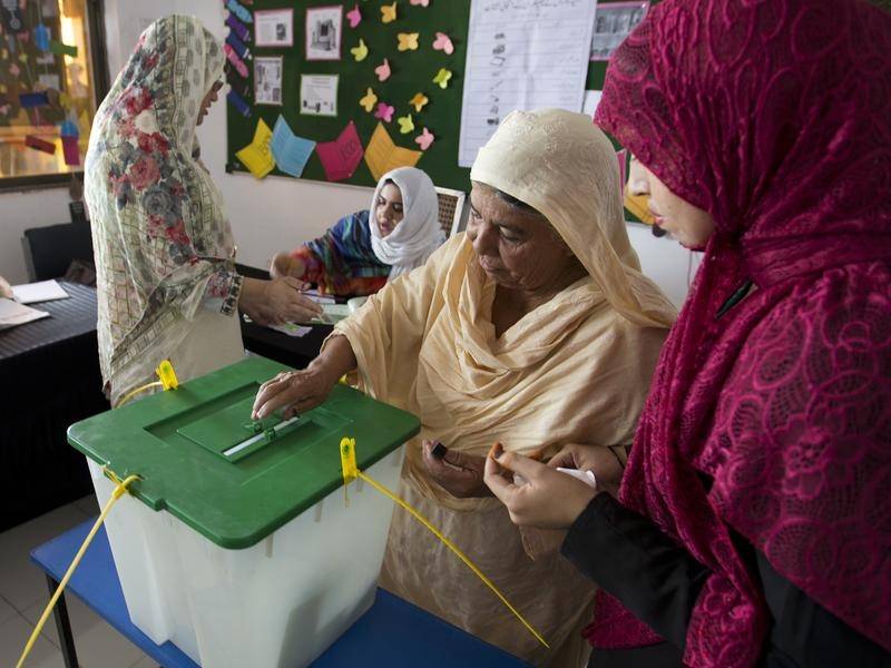 Pakistan parlament seçkilərində bu xidməti DAYANDIRDI
