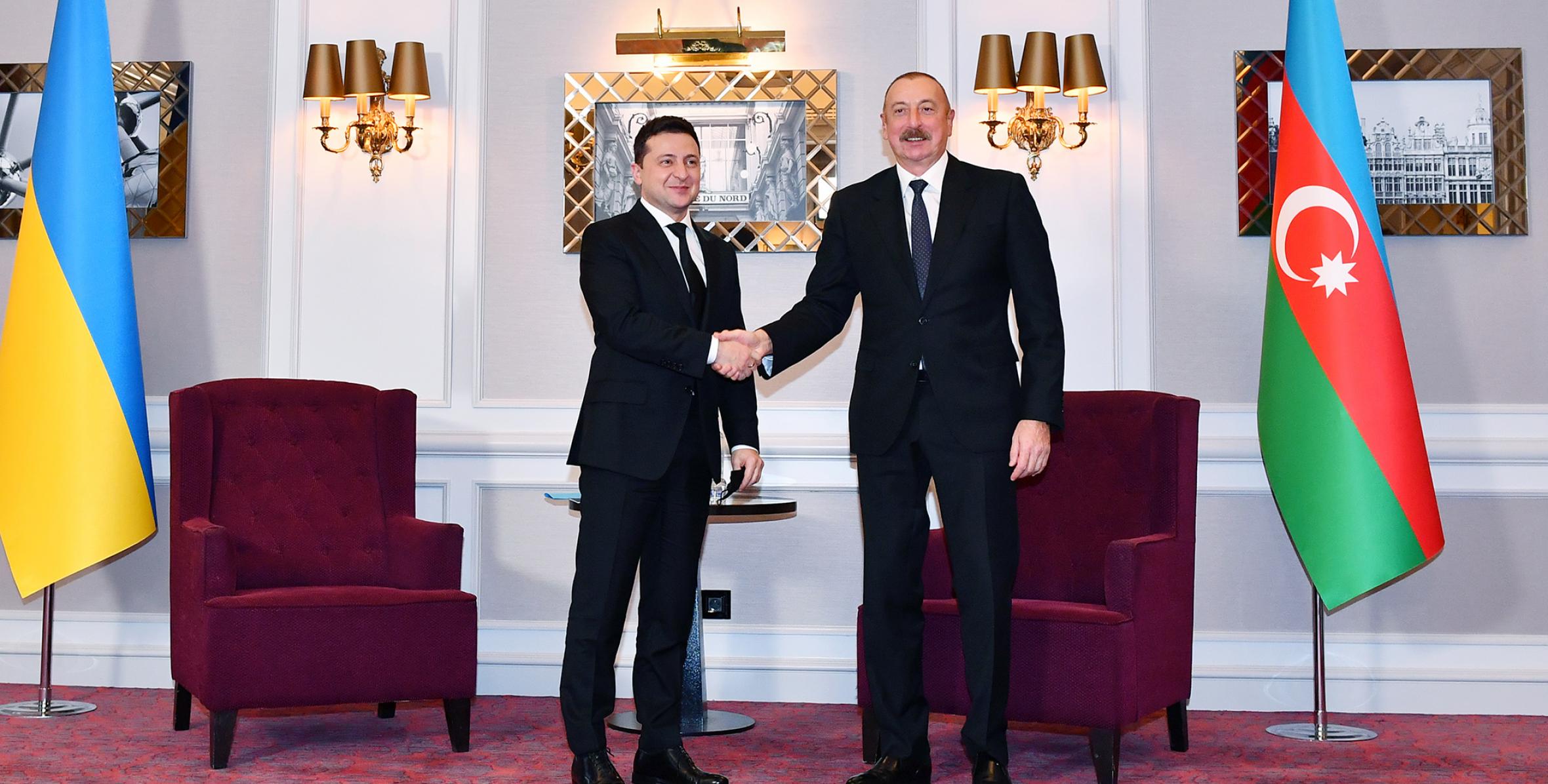 Zelenski İlham Əliyevi TƏBRİK ETDİ