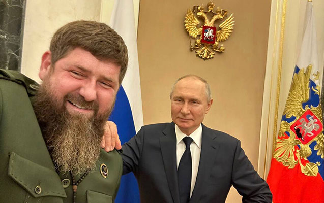 Putin Kadırovu təltif etdi