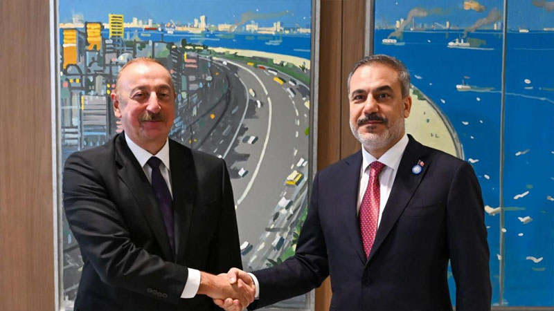 Hakan Fidan Prezident İlham Əliyevi TƏBRİK ETDİ