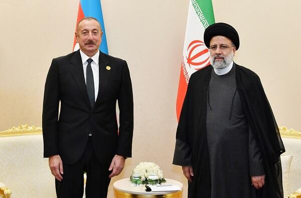 İlham Əliyev Rəisini təbrik etdi