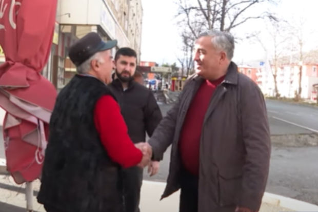 Xankəndidə azərbaycanlı ilə erməni tanışların təsadüfi görüşü - VİDEO