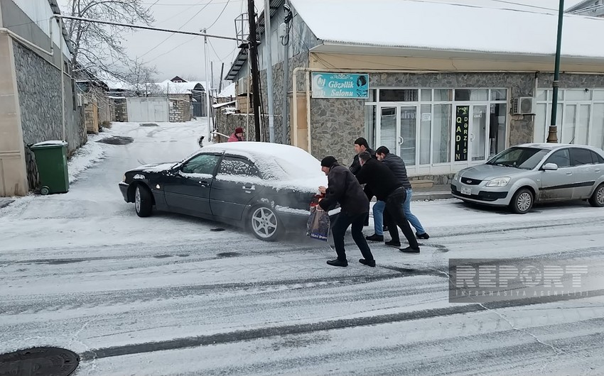 Bu yollar buz bağladı, hərəkət çətinləşdi - FOTO