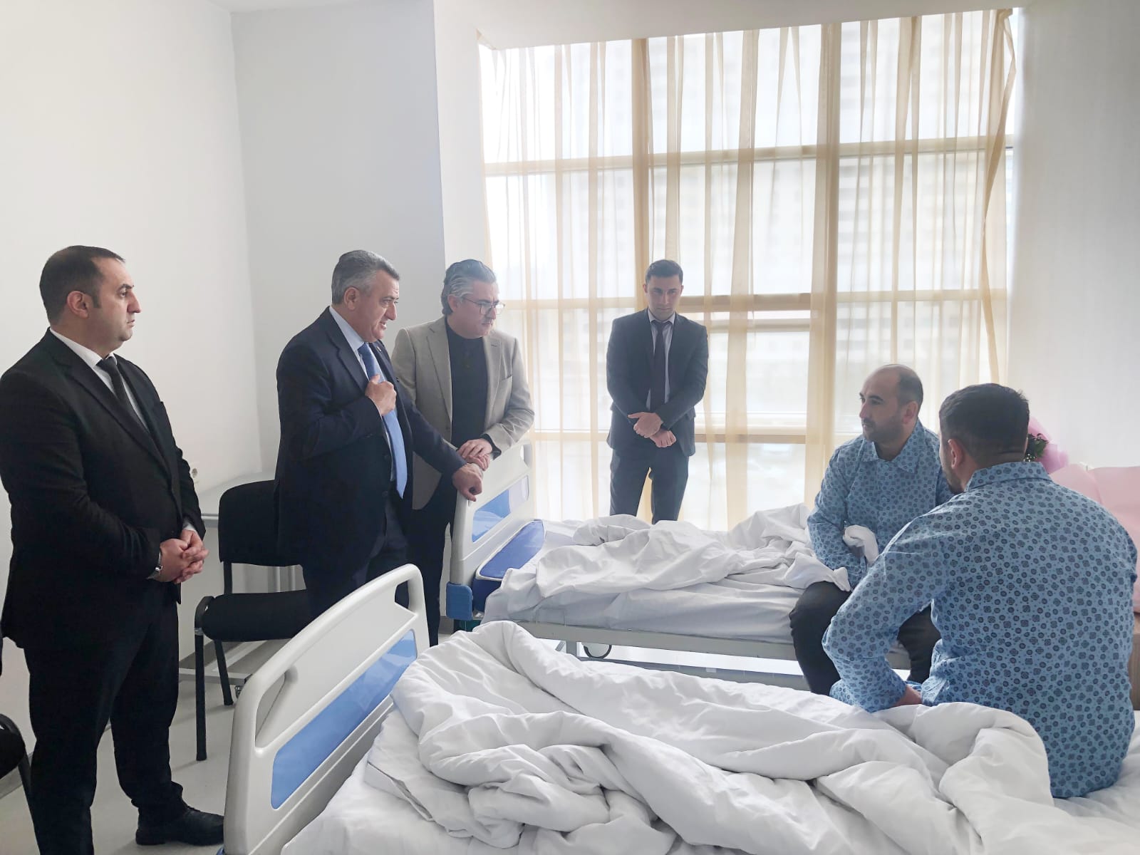 Abşeronda şəhidlərimiz anıldı, müalicə alan qazlərimizə baş çəkildi - FOTOLAR