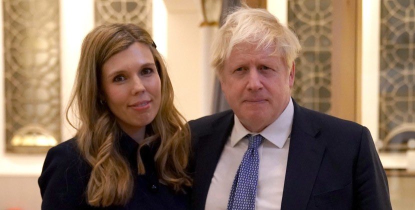 Boris Consonun həyat yoldaşı oğluna ikinci əl mağazadan paltar alması ilə öyünür