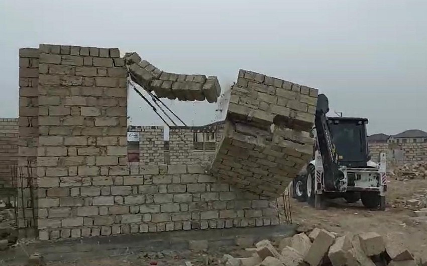 Bakıda qanunsuz tikililər SÖKÜLDÜ - FOTO/VİDEO