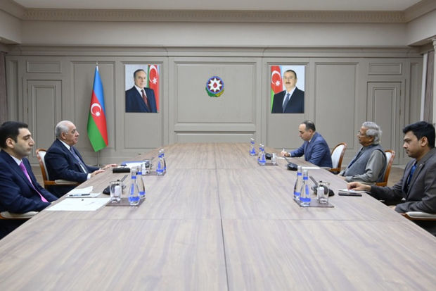 Əli Əsədov Nobel sülh mükafatı laureatı Məhəmməd Yunusla görüşdü