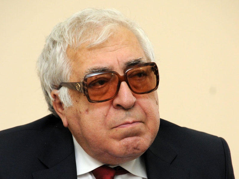 Xalq yazıçısı Anar: “Azərbaycan televiziyasına baxmıram”