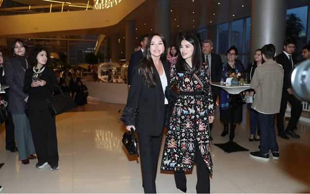 Mehriban Əliyeva Saida Mirziyoyeva ilə sərgi açılışında OLDU - FOTO