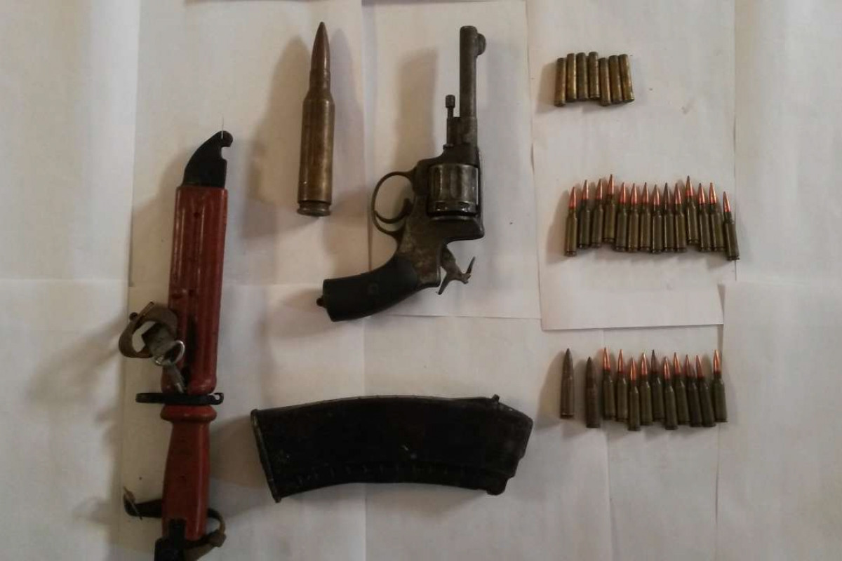 Xankəndidə 19 qumbara, saatlı bomba və digər silahlar tapıldı