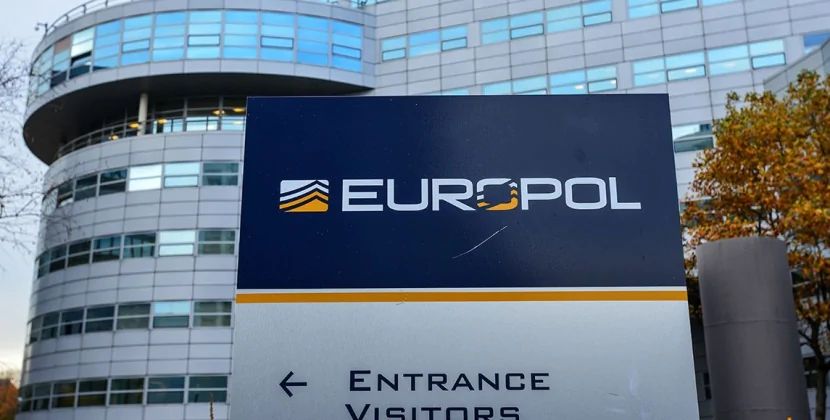 “Europol”un əməkdaşlarının şəxsi məlumatları olan məxfi sənədlər yoxa çıxıb
