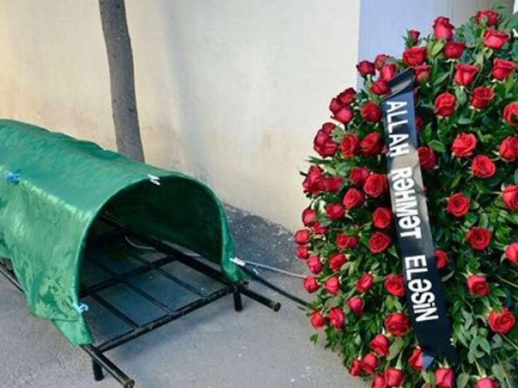 Komaya düşən baş müəllim VƏFAT ETDİ - FOTO
