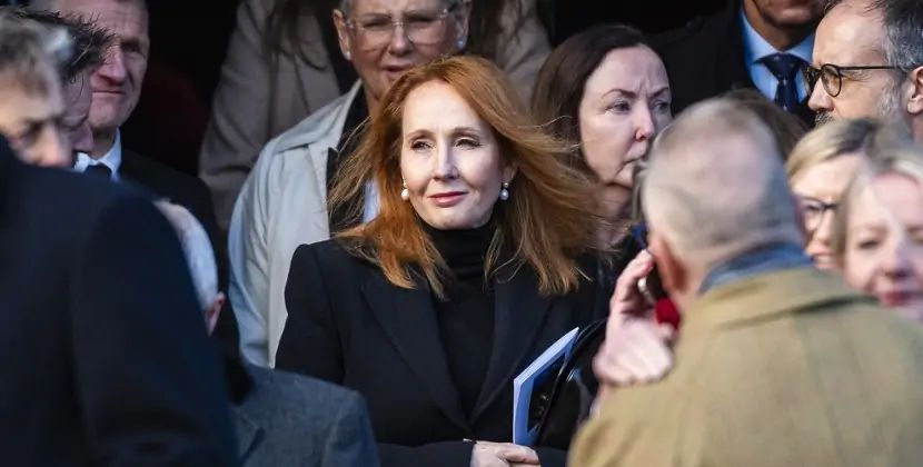 Harri Potter” müəllifi yeni transgender qanununu qəsdən pozdu