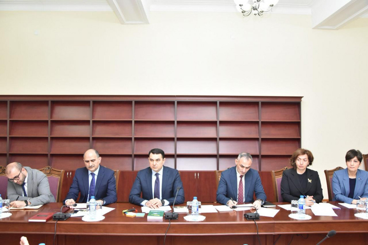 Mədəniyyət naziri paytaxtda vətəndaşların müraciətlərini dinlədi - FOTO
