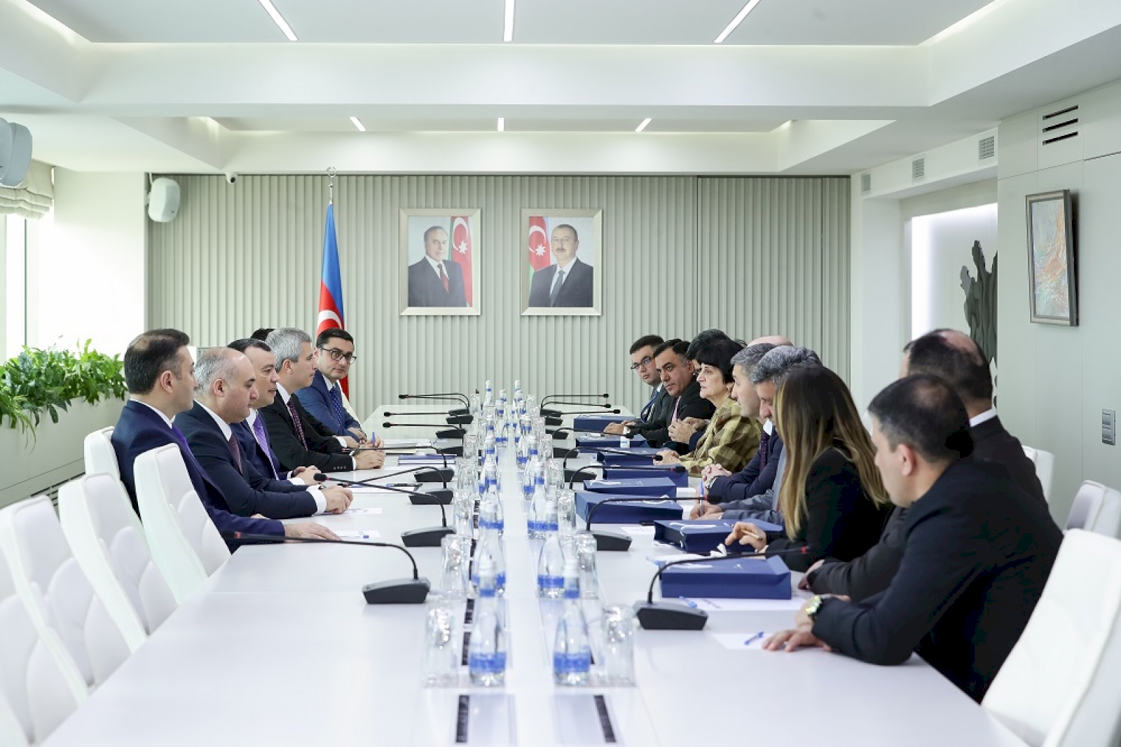 Sahil Babayev Nazirlik yanında İctimai şuranın üzvləri ilə GÖRÜŞDÜ - FOTO