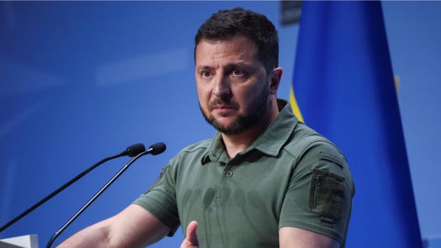 Zelenskidən cəbhə ilə bağlı ETİRAF: “Vəziyyət pisləşir”