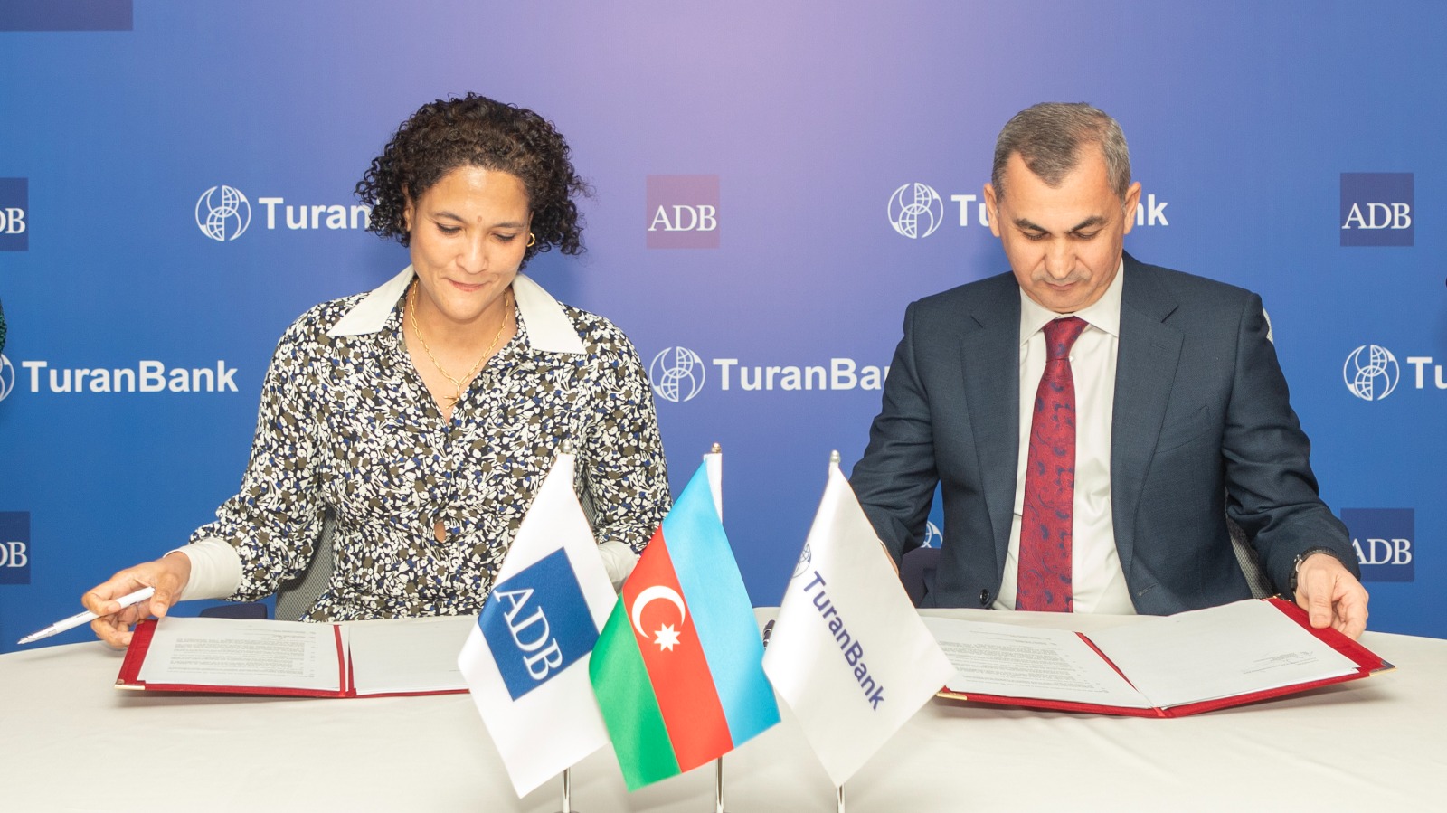 TuranBank-la Asiya İnkişaf Bankı arasında saziş imzalandı - FOTO