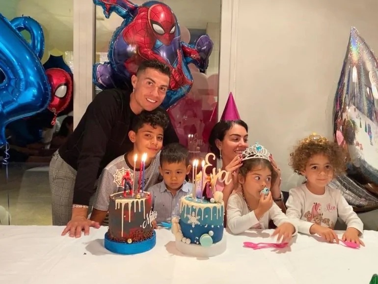 Kriştiano Ronaldo kiçik qızını belə təbrik etdi - FOTO