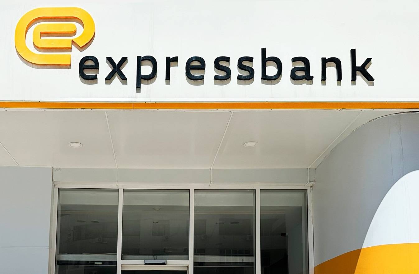 Hüquqi şəxslər “Expressbank”dakı vəsaitlərini çıxarır – Bank kiçilib