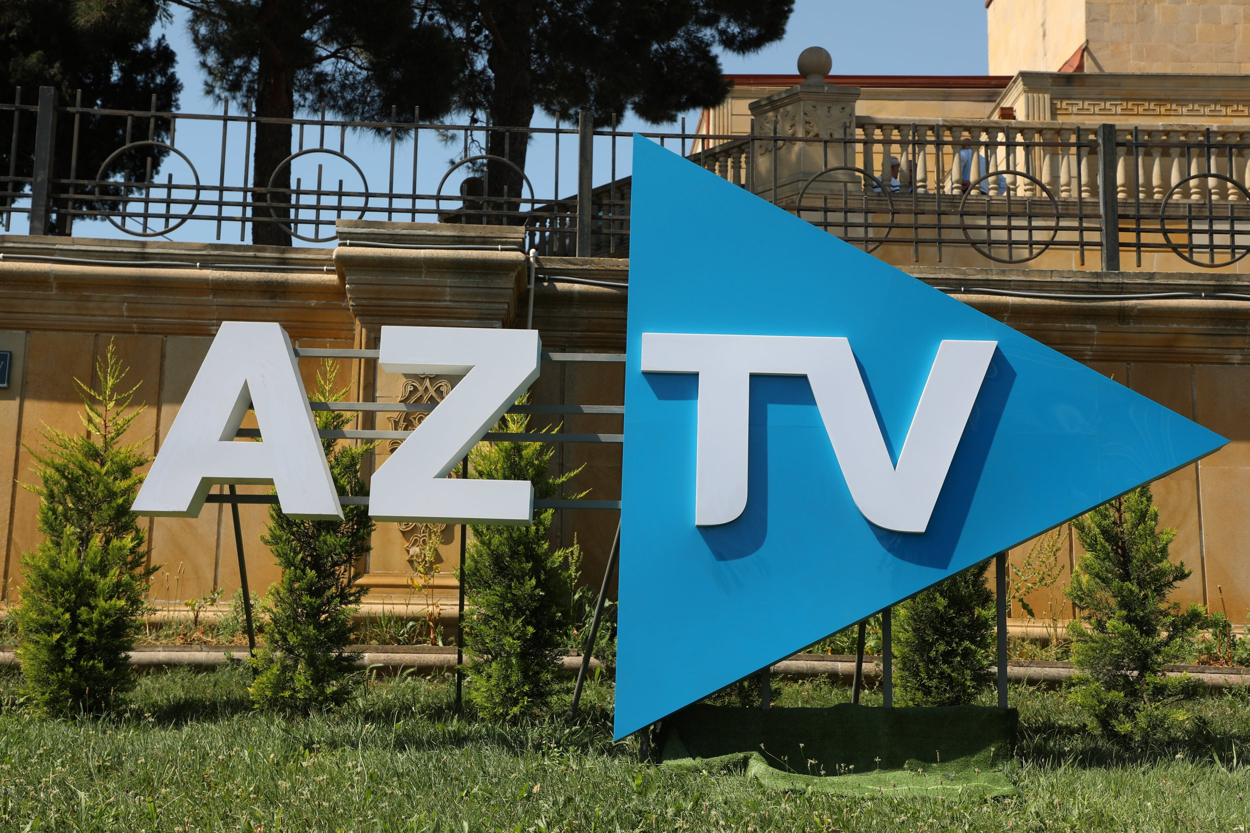 Tanınmış aparıcı AzTV-dən AYRILDI: