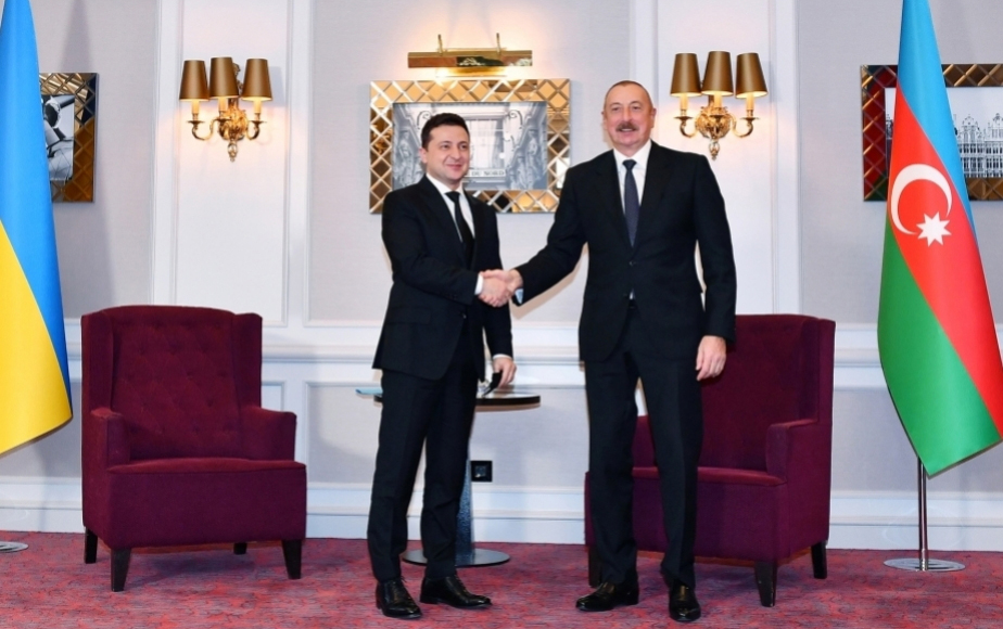 Zelenski İlham Əliyevə zəng etdi