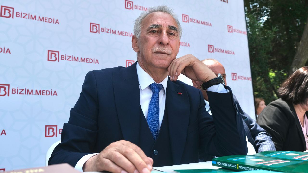 Şair Dayandur Sevginin İMZA günü KEÇİRİLDİ - FOTO