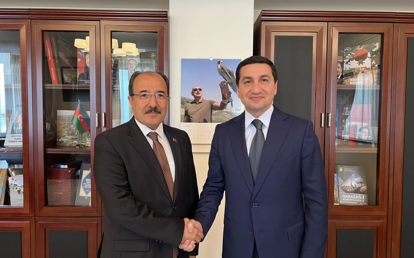 Hikmət Hacıyev Türkiyə səfiri ilə regiondakı vəziyyəti MÜZAKİRƏ ETDİ
