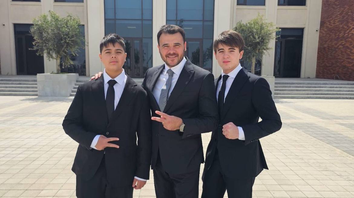 Emin Ağalarovdan övladlarına bayram təbriki - FOTO