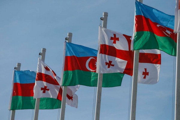 Gürcüstanın müdafiə naziri Azərbaycanda SƏFƏRDƏDİR