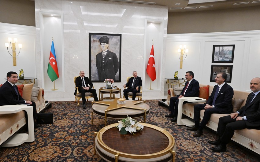 Prezidentlər Ankaranın Esenboğa Hava Limanında GÖRÜŞDÜLƏR - FOTO
