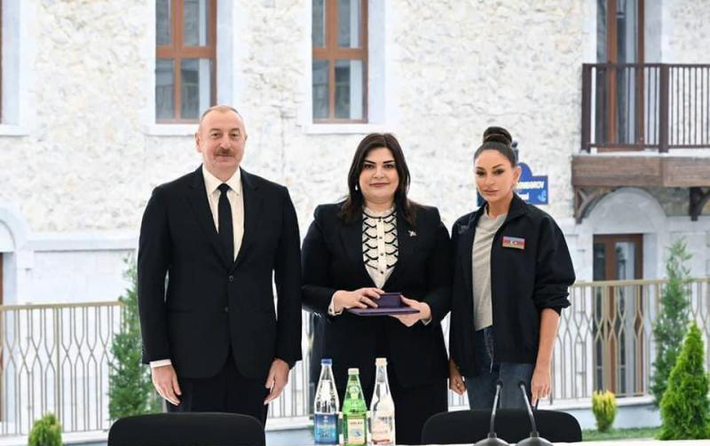 5 yaşında köçkün düşdüyü şəhərdə indi direktor işləyir - VİDEO