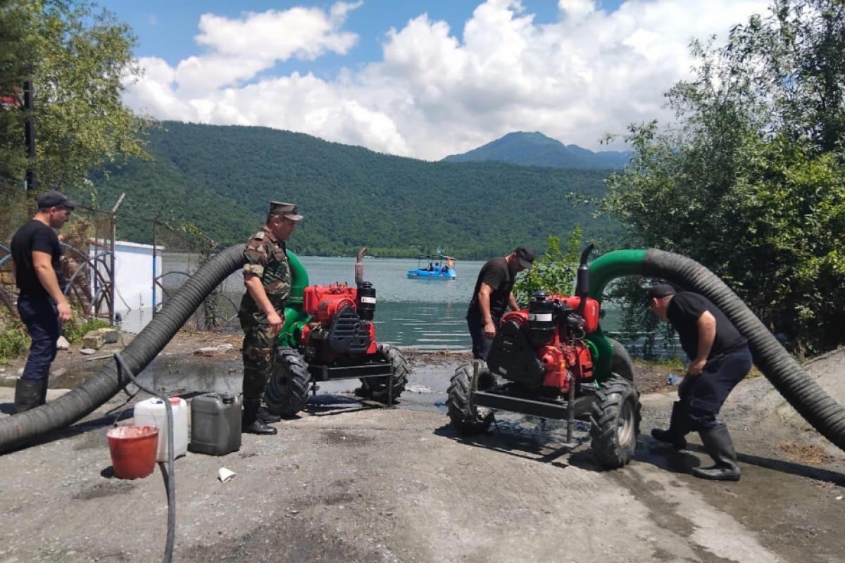 Nohur göldə daşma riski YARANDI