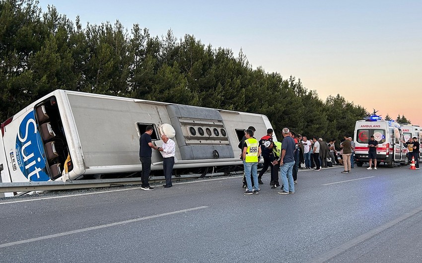 Türkiyədə sərnişin avtobusu aşdı - 11 yaralı