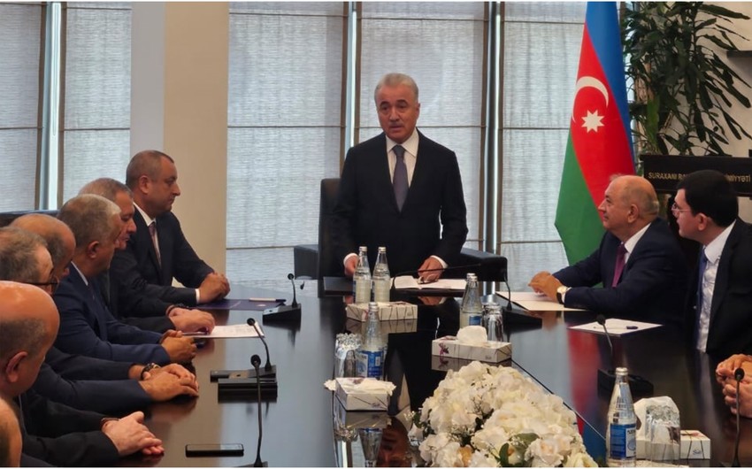 Adil Əliyev kollektivə TƏQDİM EDİLDİ