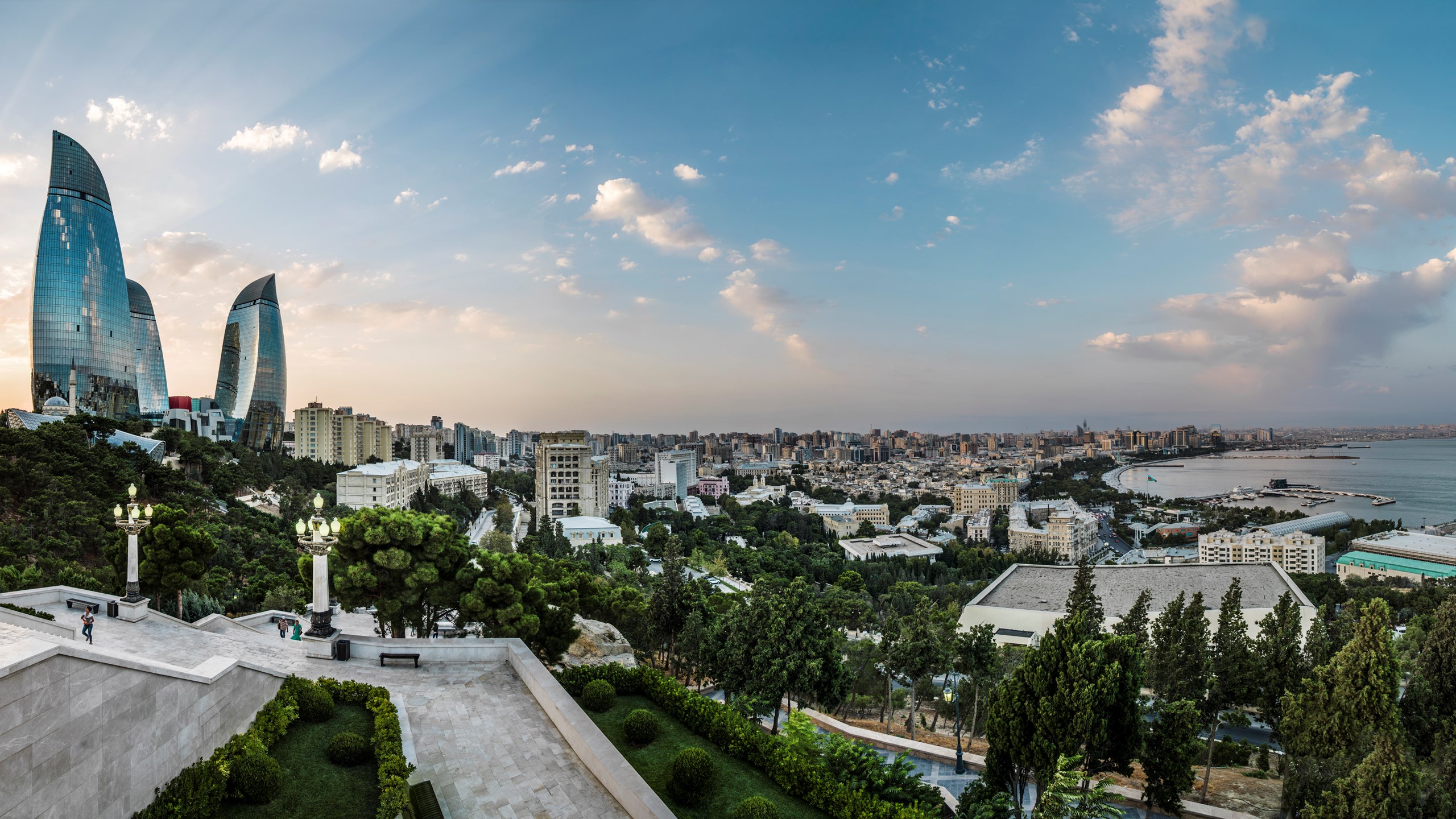 
Bakı və Buxarest arasında məsləhətləşmələr keçirildi