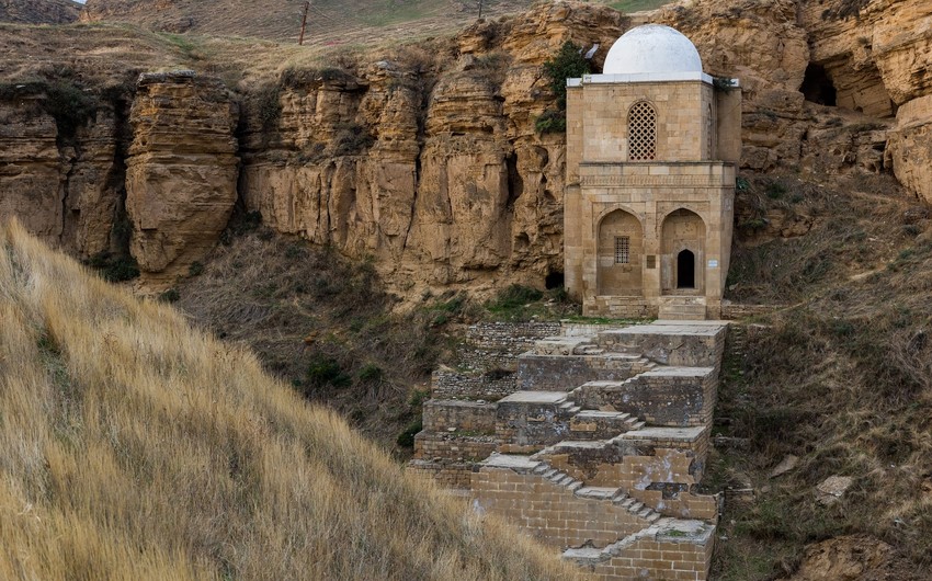 Diri Baba türbəsi BƏRPA EDİLƏCƏK