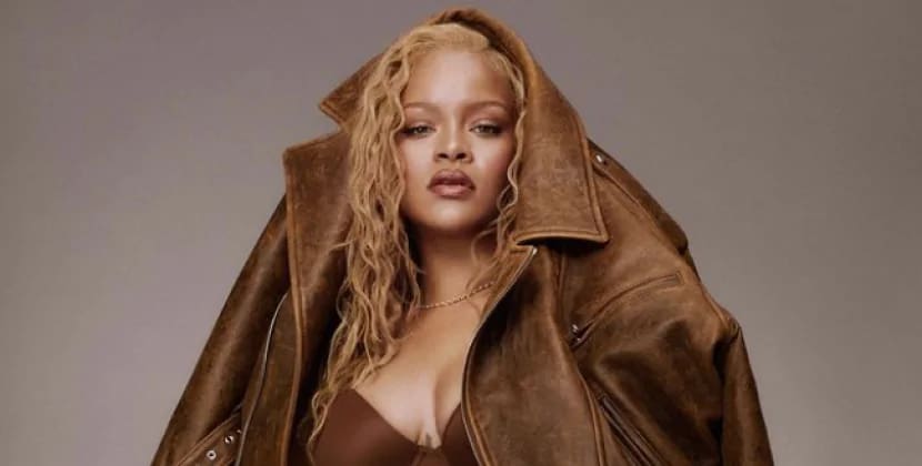 Rihanna öz brendinin alt paltarı reklamında rol aldı - FOTOLAR