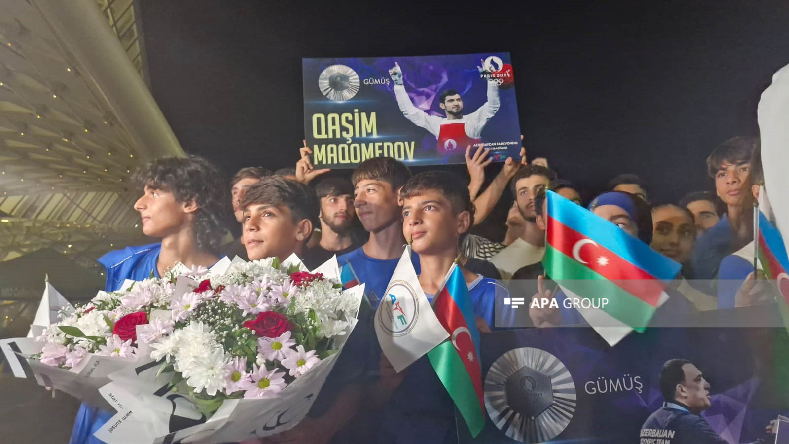 Olimpiyaçılarımız Vətənə döndülər - FOTO